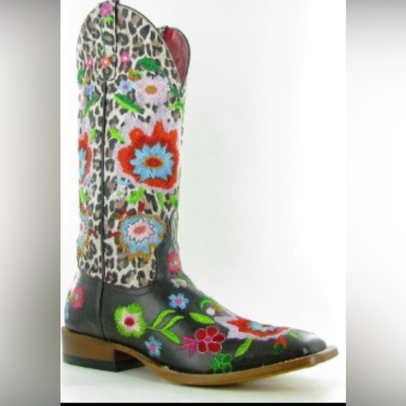 Macie Bean Shoes - ⭐️Macie Bean Smokey & The Bandit Embroidered Leather Boots⭐️